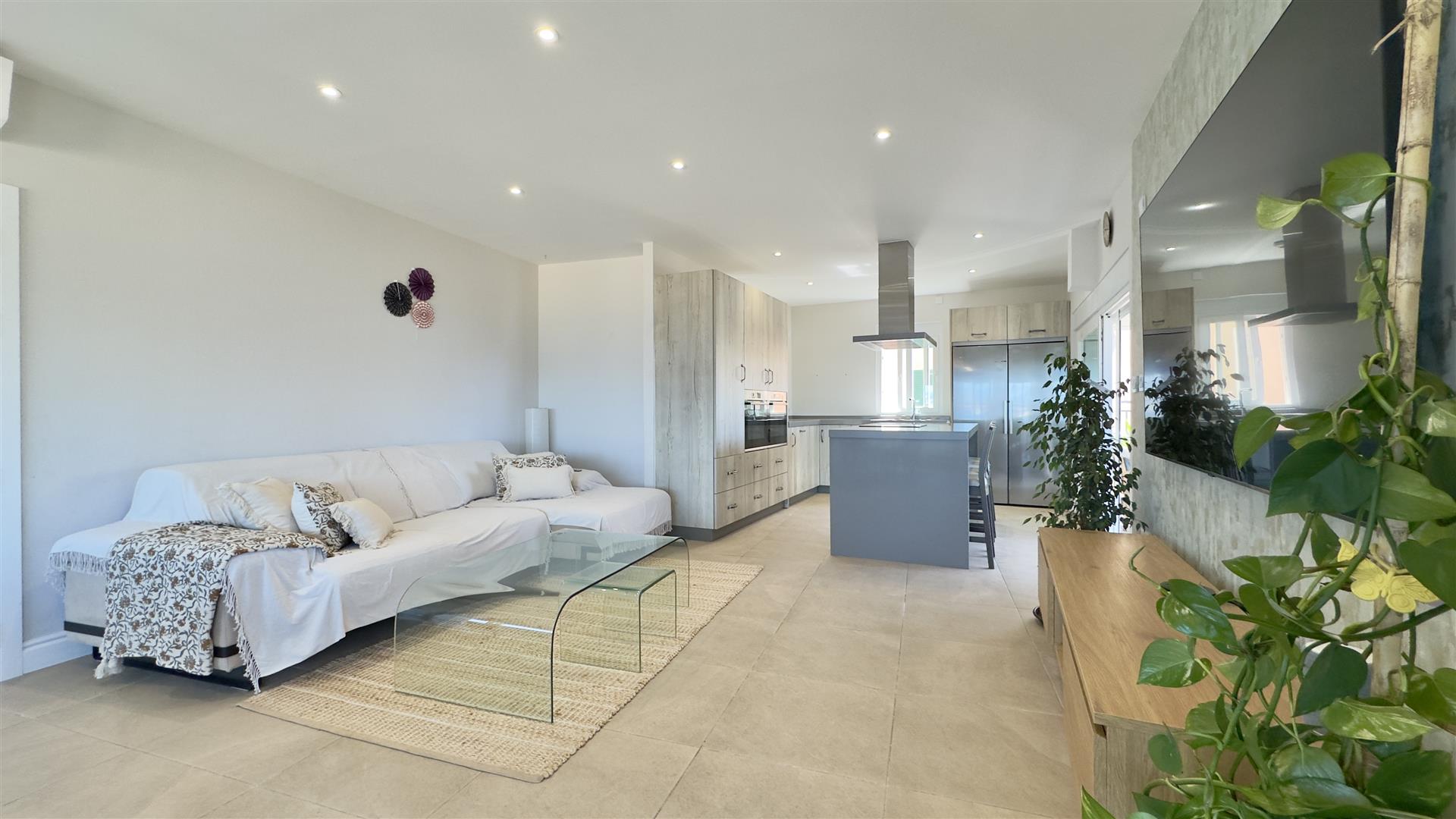 Image of Apartment - 3 Bedrooms - 2 Bathrooms for Rental in South District-Gibraltar, Image 5